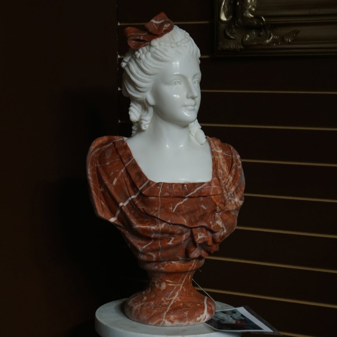 MARBLE LADY BUST RED Jansen Furniture